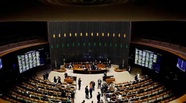 Câmara adia votação do 2º turno da PEC do estouro para hoje; proposta amplia gastos em R$ 145 bi