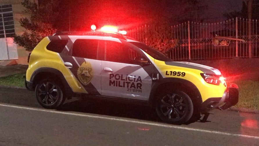 Homem é detido após tentar agredir policial em conflito familiar