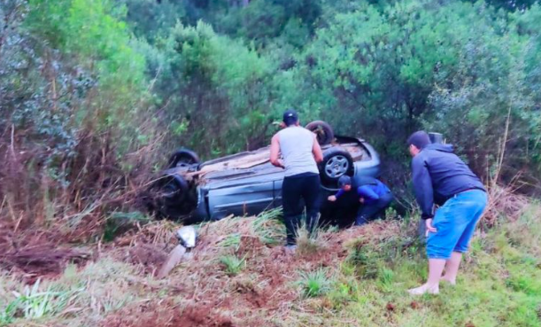 Quatro pessoas morrem em grave acidente entre carro e ônibus em SC