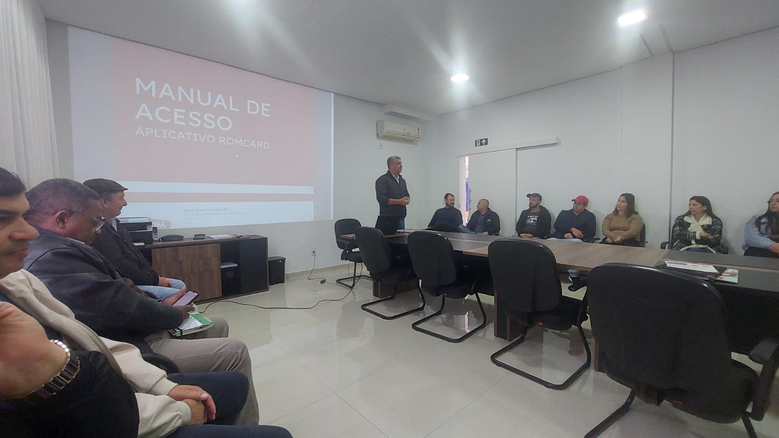 Município implanta Cartão Vale-Alimentação para servidores públicos, fortalecendo o comércio local