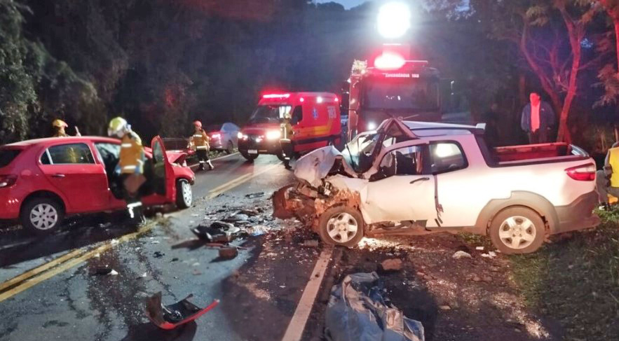 Jovem de 24 anos morre em grave colisão frontal na SC-160