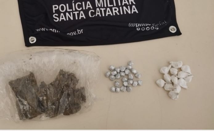 Polícia Militar localiza e aprende droga em São Miguel do Oeste