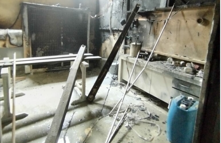 Ação rápida do Corpo de Bombeiros salva loja e fábrica de móveis no Oeste de SC