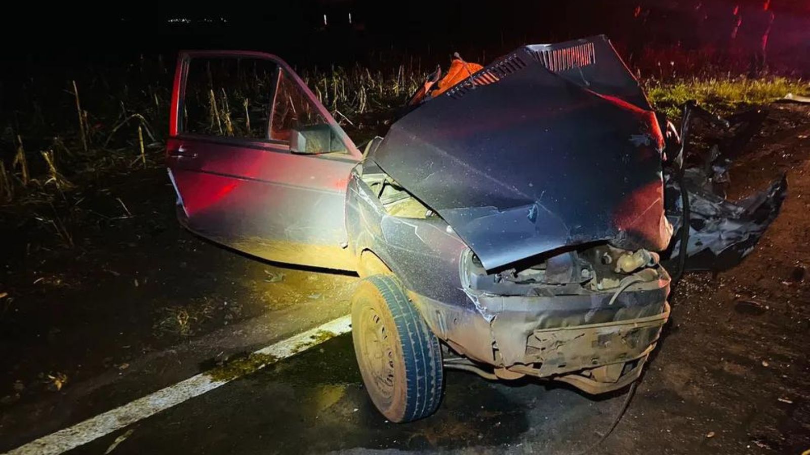 Motorista morre e quatro pessoas ficam feridas em acidente com capotamento na PR-495