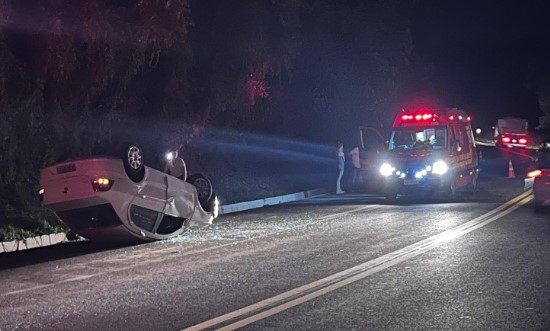 Capotamento na BR-158 deixa uma pessoa ferida na madrugada