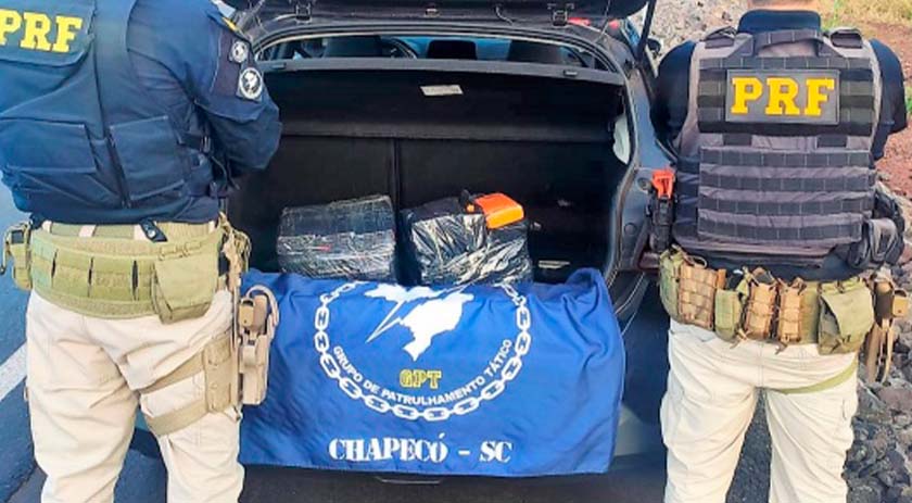 PRF apreende mais de R$ 260 mil em maconha e cocaína na BR-158