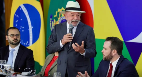 Lula anuncia novo Desenrola para quem ganha até R$ 8,1 mil