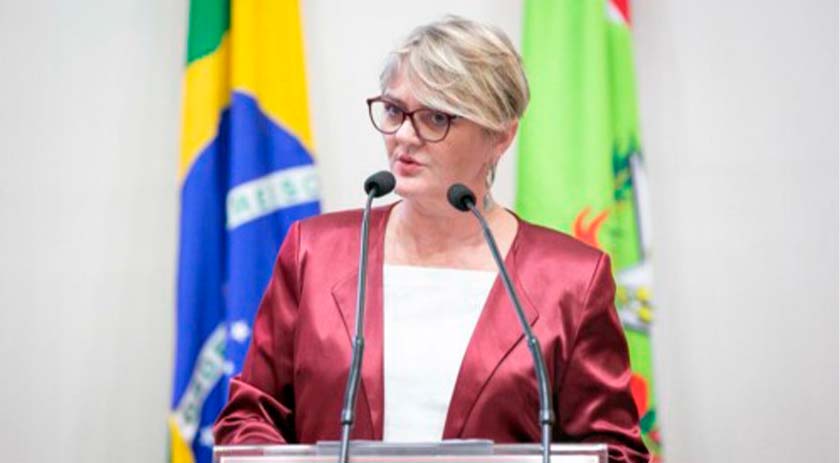 Deputada Luciane Carminatti cobra explicações do governo estadual