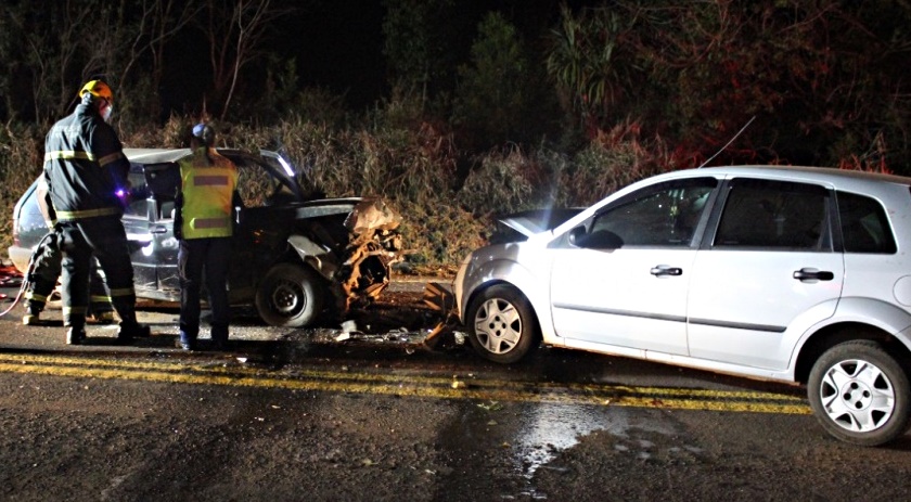 Casal morre em violenta colisão na BR-282, em Paraíso