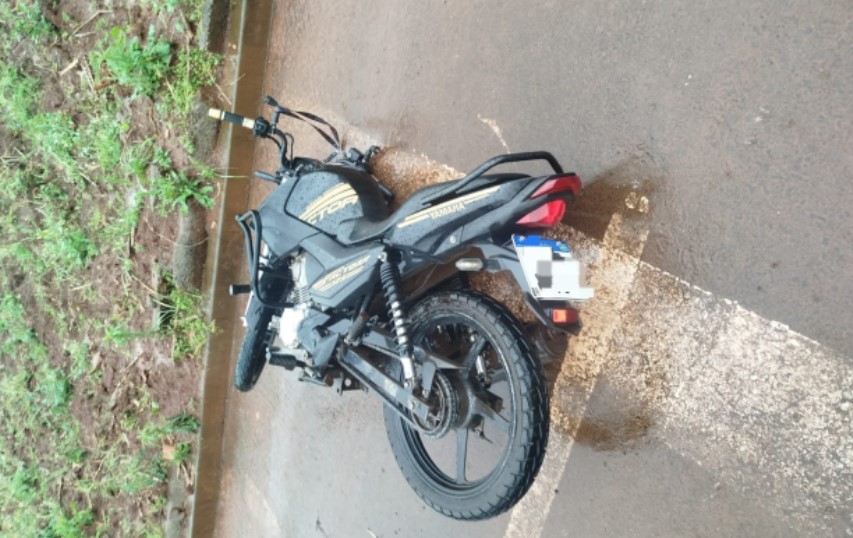 Carro e moto se envolvem em colisão no Novo Bairro e motociclista é conduzido ao hospital