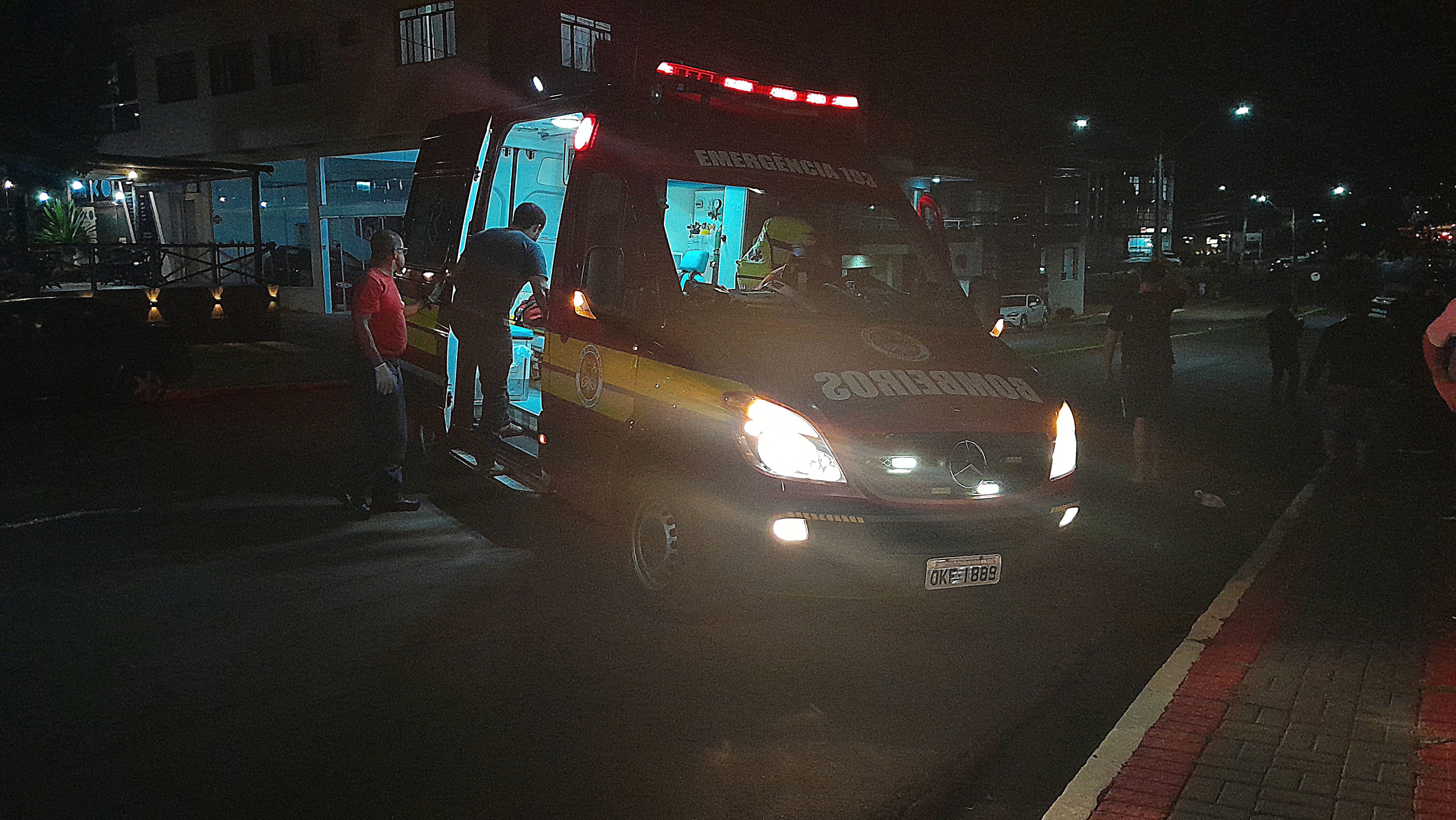 Motociclista fica ferido em colisão no centro