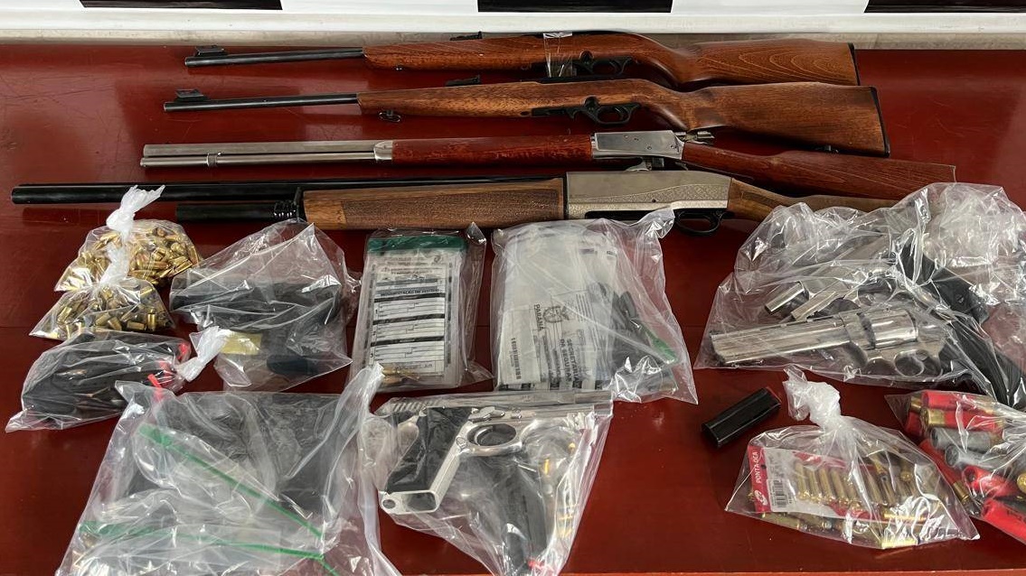 PCPR apreende 10 armas e prende 6 pessoas por posse irregular de arma de fogo