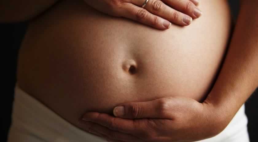 Mulher grávida de seis meses é agredida pelo companheiro