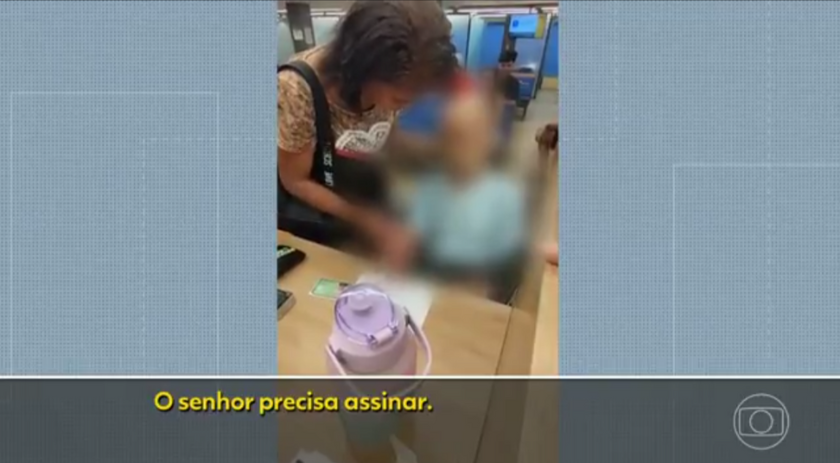 Mulher leva defunto para fazer empréstimo e acaba na delegacia