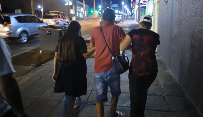 Ação social acolhe pessoas em situação de rua