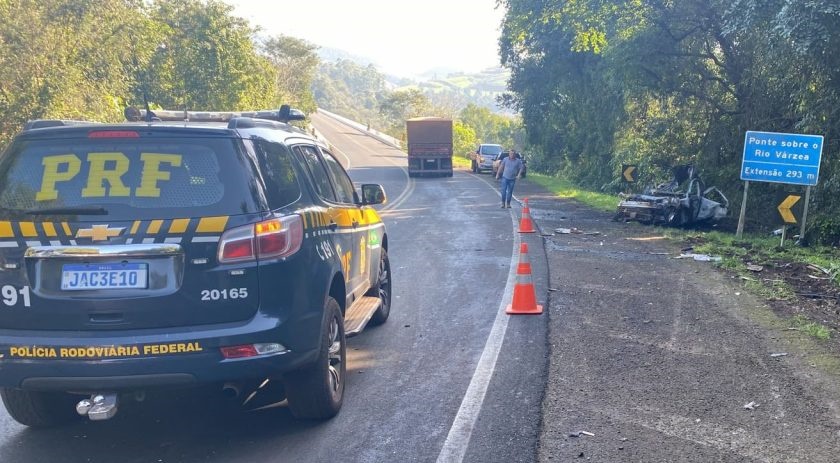 Quatro pessoas morrem carbonizadas em grave acidente na BR 386