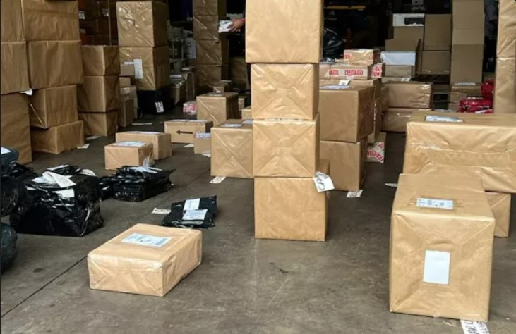 Mercadorias avaliadas em R$ 300 mil são detidas no Paraná