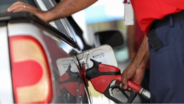 Petrobras anuncia reajuste no preço da gasolina