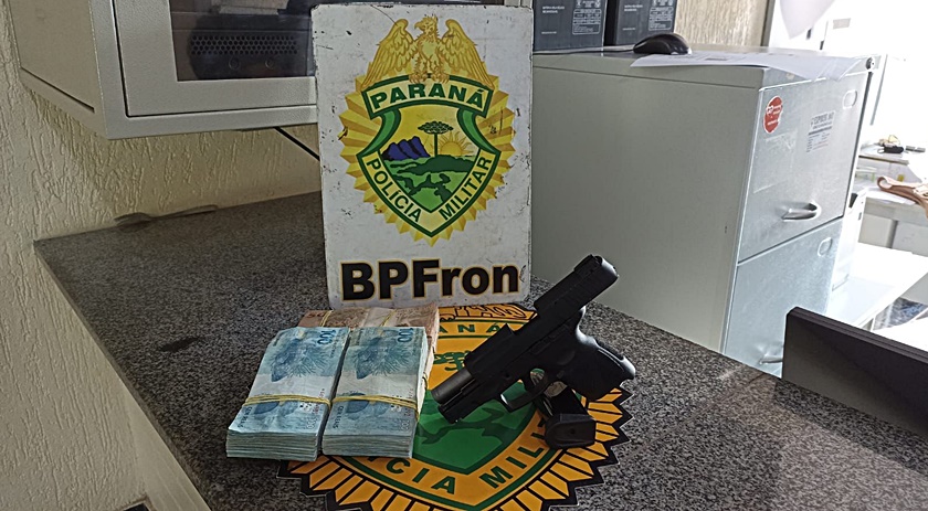 Homem é preso com arma de fogo e R$ 40 mil em espécie