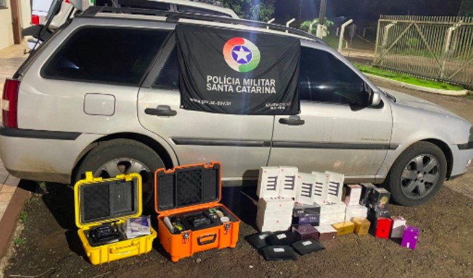 Polícia apreende mais de R$ 20 mil em mercadorias durante abordagem no Oeste