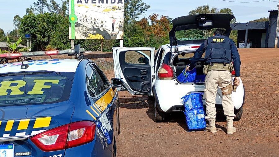 PRF apreende quase 94 kg de maconha e prende homem