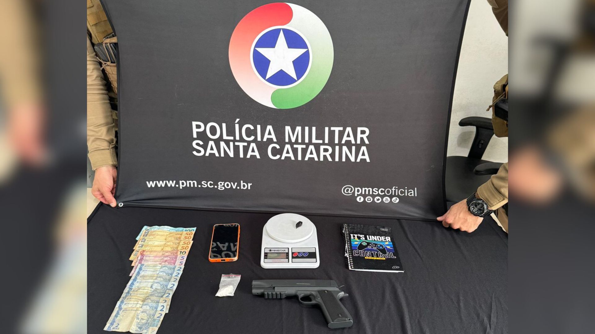 Polícia Militar prende homem por tráfico de drogas