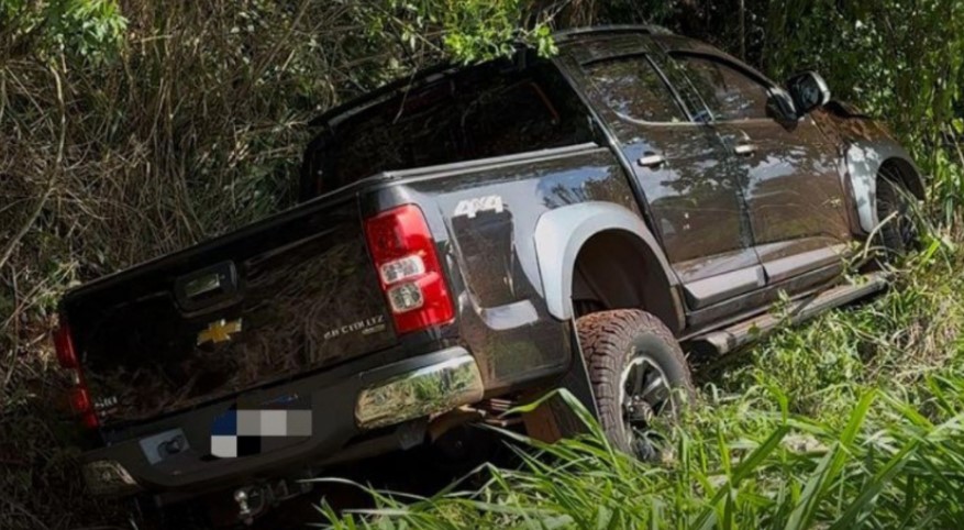 Colisão entre caminhonete e caminhão deixa feridos leves na PR-566