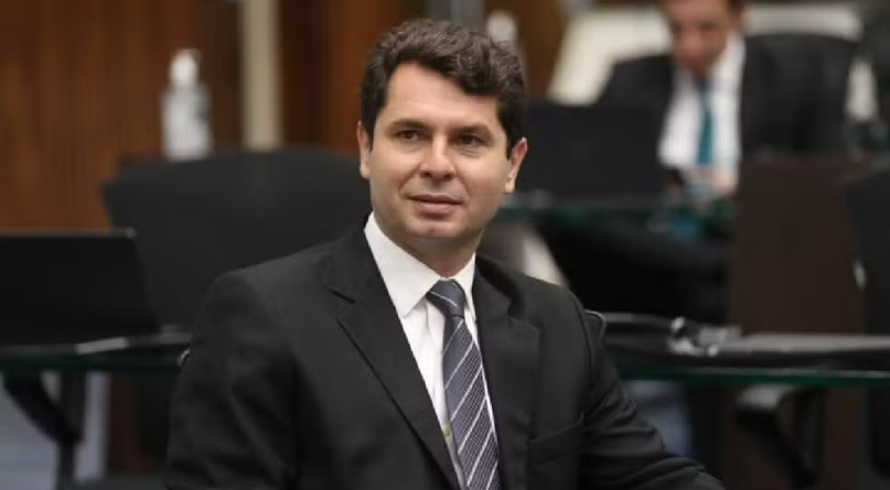 Republicanos oficializa Alexandre Curi como candidato ao Senado pelo Paraná