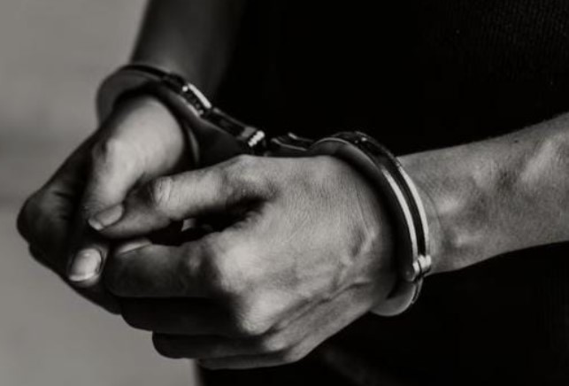 Homem é preso com mandado por tráfico de drogas durante Operação Sinergia III