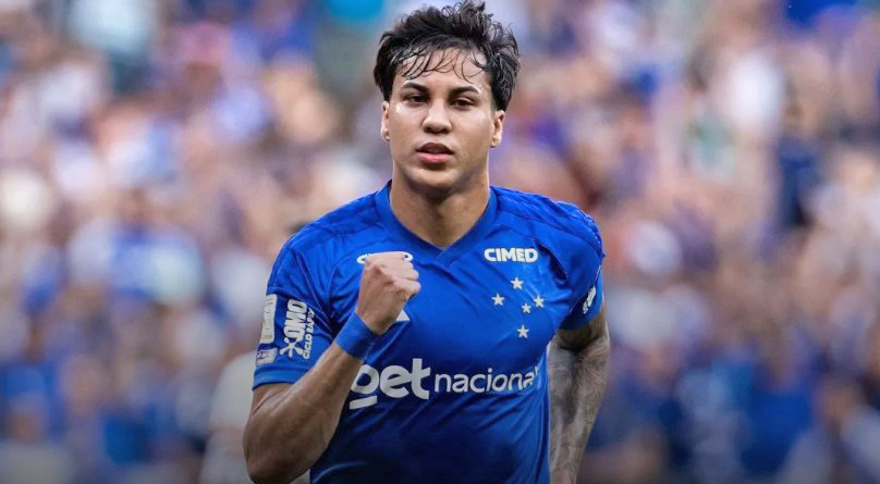 Cruzeiro sofre apagão, leva susto, mas vence a lanterna Chapecoense