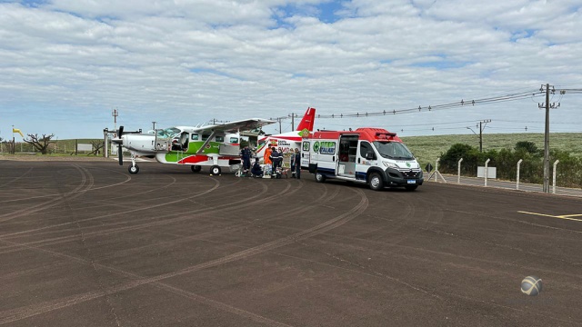 Paciente com quadro de insuficiência respiratória aguda é transferido pelo Arcanjo-04 de SMOeste à Sombrio