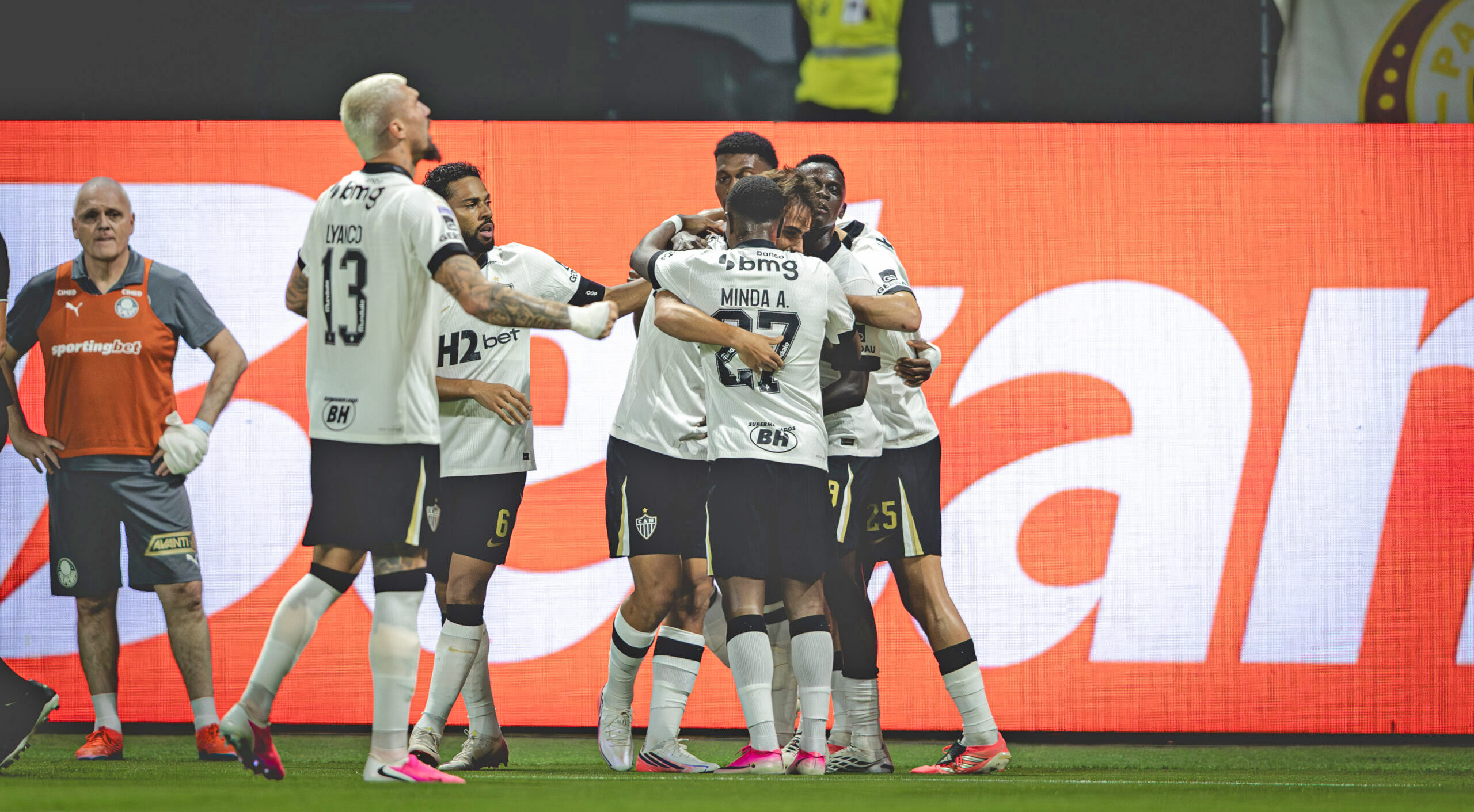 Atlético-MG vence o líder Palmeiras fora de casa e conquista grande resultado no Brasileirão