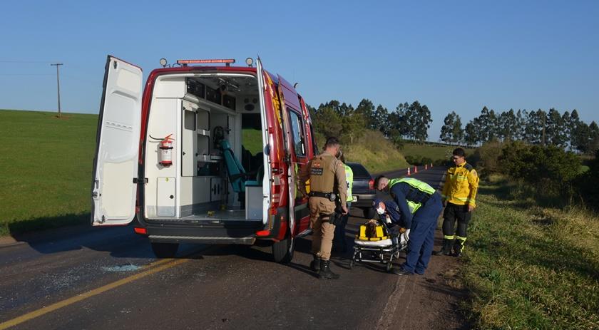 Mulher fica ferida em colisão na BR 163