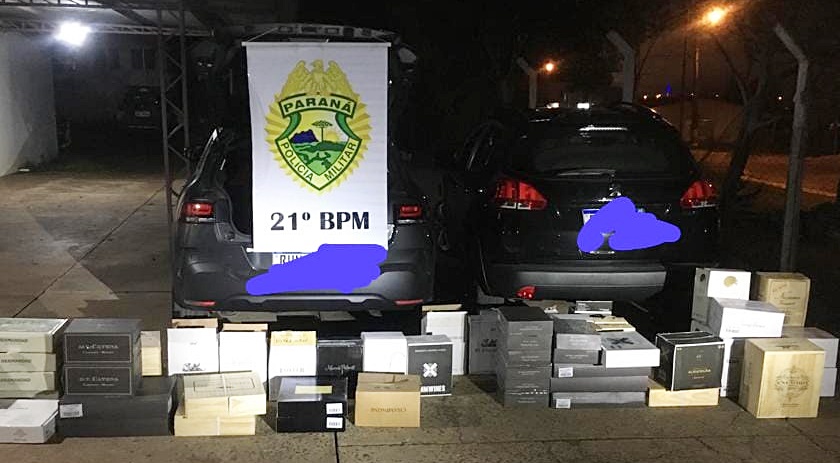 Polícia Militar apreende 63 caixas de vinhos descaminhados
