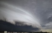 Nova frente fria avança nesta segunda-feira e traz chuva aos três estados da região