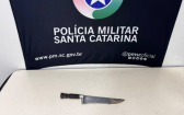 Discussão por causa de osso oferecido a cachorro termina em homicídio a facadas em Blumenau