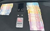 Dois homens são conduzidos à delegacia por tráfico de drogas