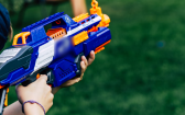 O impacto das armas de brinquedo na infância