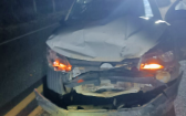 Colisão traseira entre dois carros deixa duas pessoas feridas na BR-280