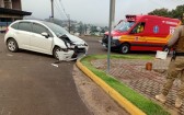 Acidente em cruzamento deixa mulher ferida e mobiliza socorro no início da manhã