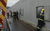 Incêndio de grandes proporções atinge fábrica de móveis