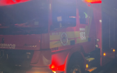 Acidente entre carro e moto deixa mulher ferida