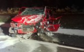 Colisão frontal entre dois carros mata motorista e deixa quatro feridos