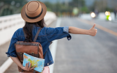 Campanha oferece desconto em hospedagem para mulheres que viajam sozinha