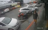 Celular é furtado dentro de loja em plena luz do dia
