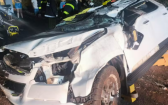 Adolescente morre e outro fica gravemente ferido após caminhonete capotar e ser atingida por caminhão na BR-376