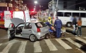 Colisão entre carro e micro-ônibus deixa feridos no Centro