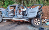 Colisão frontal na BR-282 deixa três mortos e quatro feridos