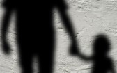Padrasto e padrinho são presos por estupro de criança de 11 anos