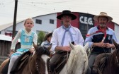 Mais de 50 cavalarianos participam de tradicional cavalgada pelas ruas de SMOeste